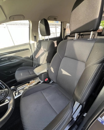 Mitsubishi Outlander cena 105500 przebieg: 93400, rok produkcji 2019 z Kraków małe 232